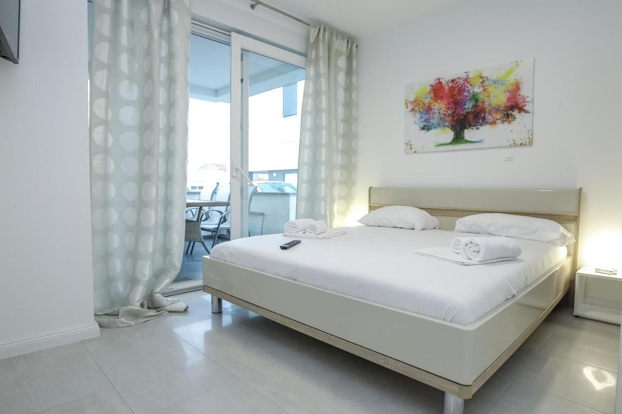 Apartments Tomana Novalja Zewnętrze zdjęcie