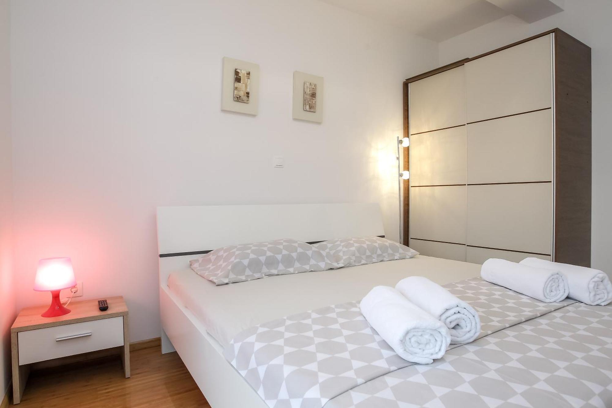 Apartments Tomana Novalja Pokój zdjęcie